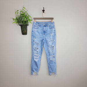 American Eagle Mom Tapered Leg Jeans 90s Light Blue Hi Rise Baggy Raw Hem AE 8